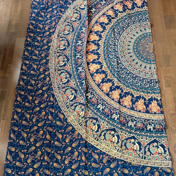 Urban Outfitters Magical Thinking Mandala Elephant 86x86 Tapestry Wall Hanging - Picture 3 of 7